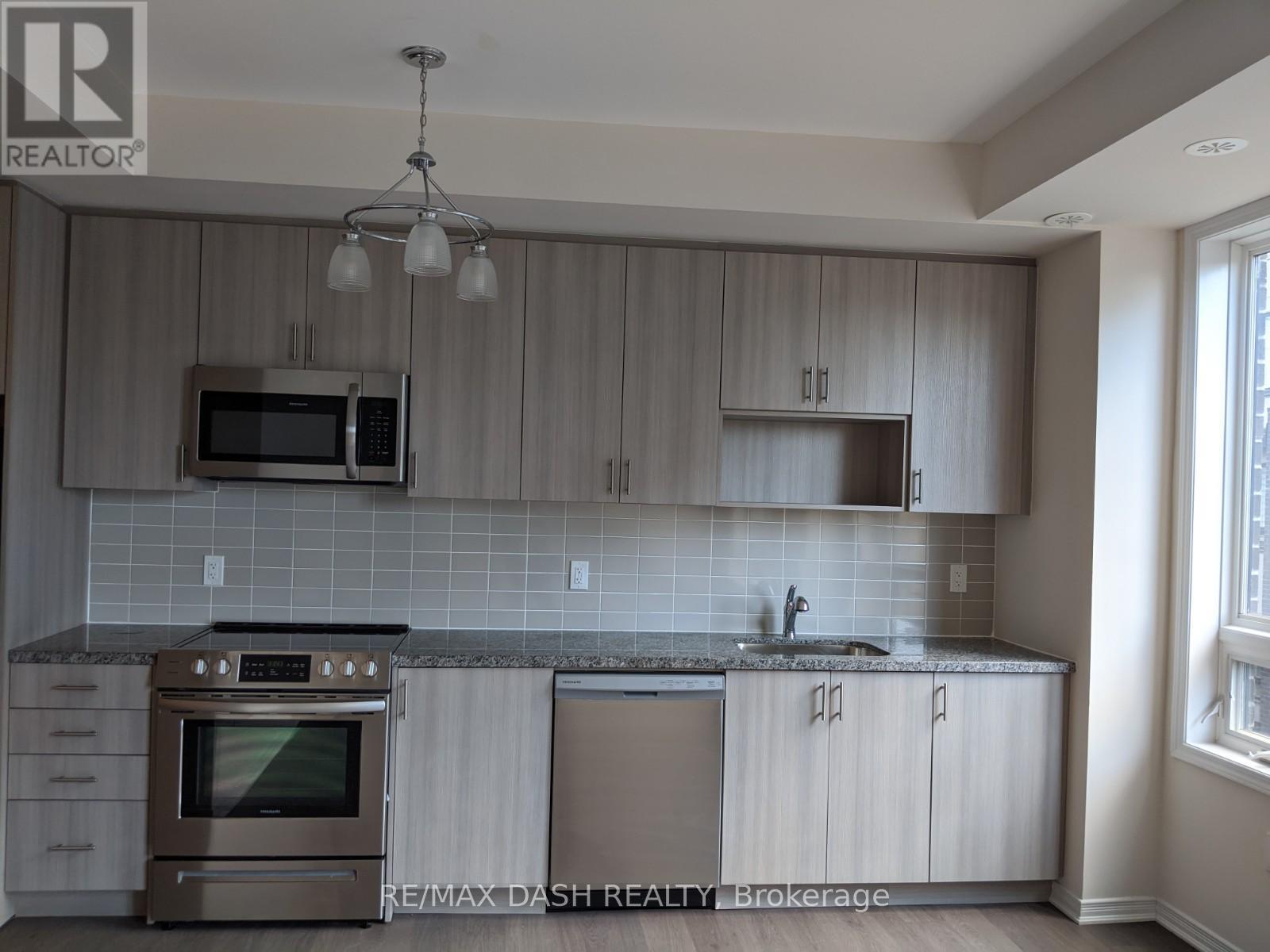 306 - 1130 Briar Hill Avenue, Toronto, Ontario  M6B 0A9 - Photo 7 - W12948664