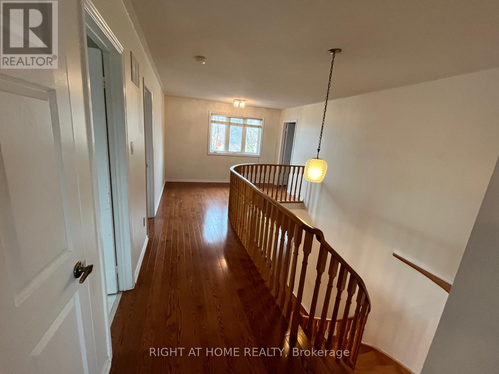 4551 Carpenter Court, Mississauga, Ontario  L5V 1C5 - Photo 10 - W12948670