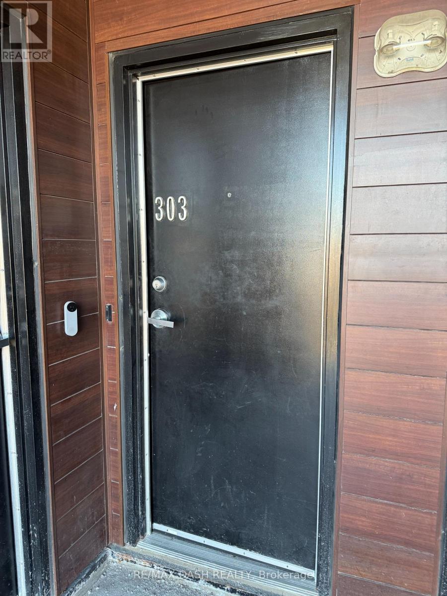 303 - 1130 Briar Hill Avenue, Toronto, Ontario  M6B 0A9 - Photo 3 - W12948672