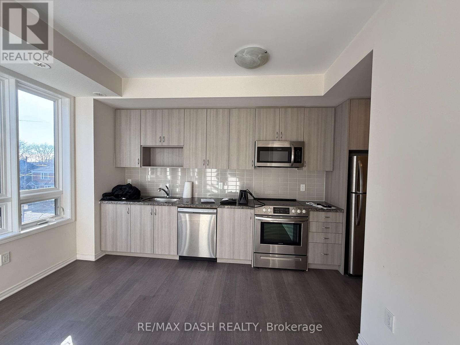 303 - 1130 Briar Hill Avenue, Toronto, Ontario  M6B 0A9 - Photo 4 - W12948672