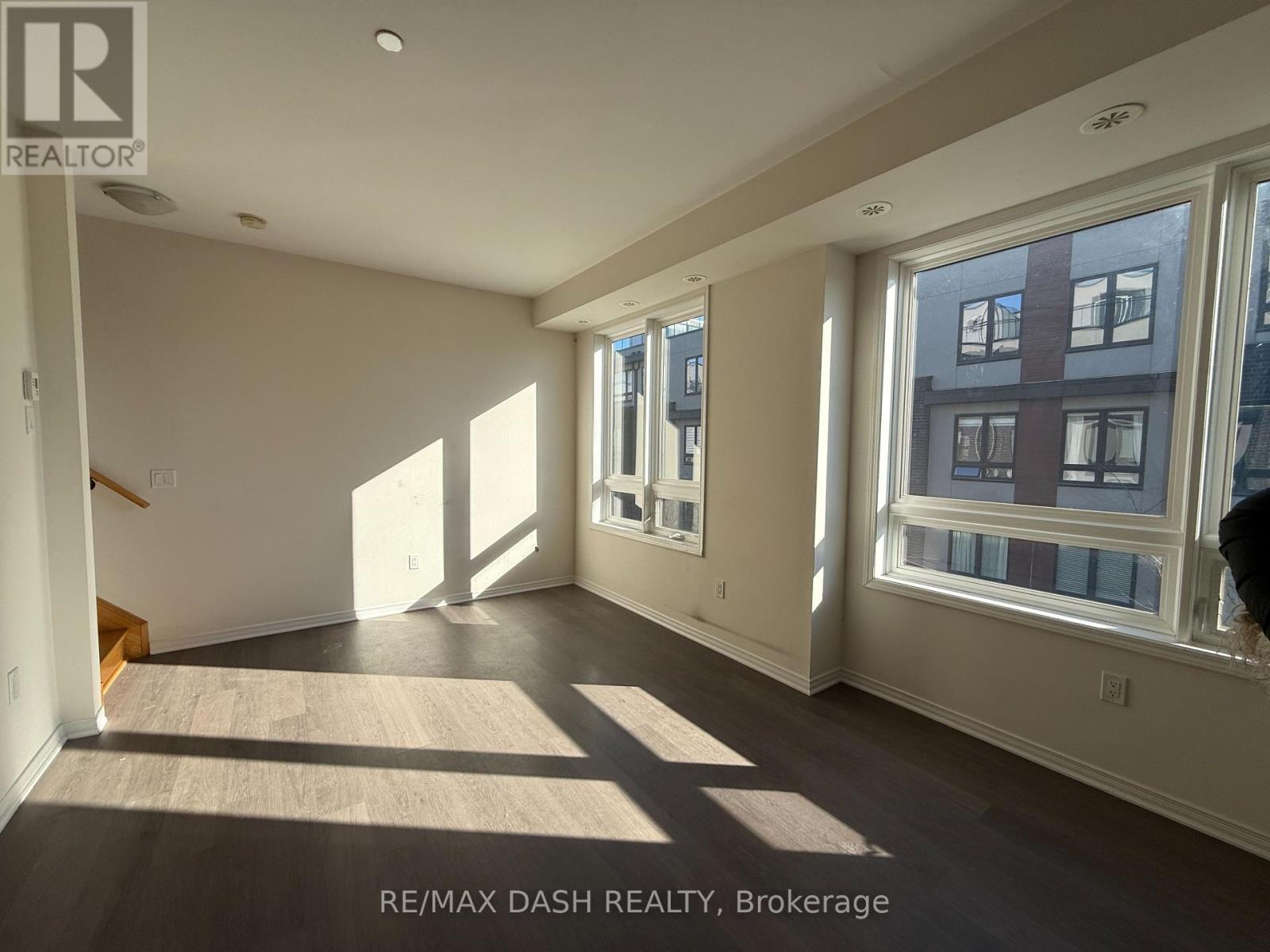 303 - 1130 Briar Hill Avenue, Toronto, Ontario  M6B 0A9 - Photo 6 - W12948672