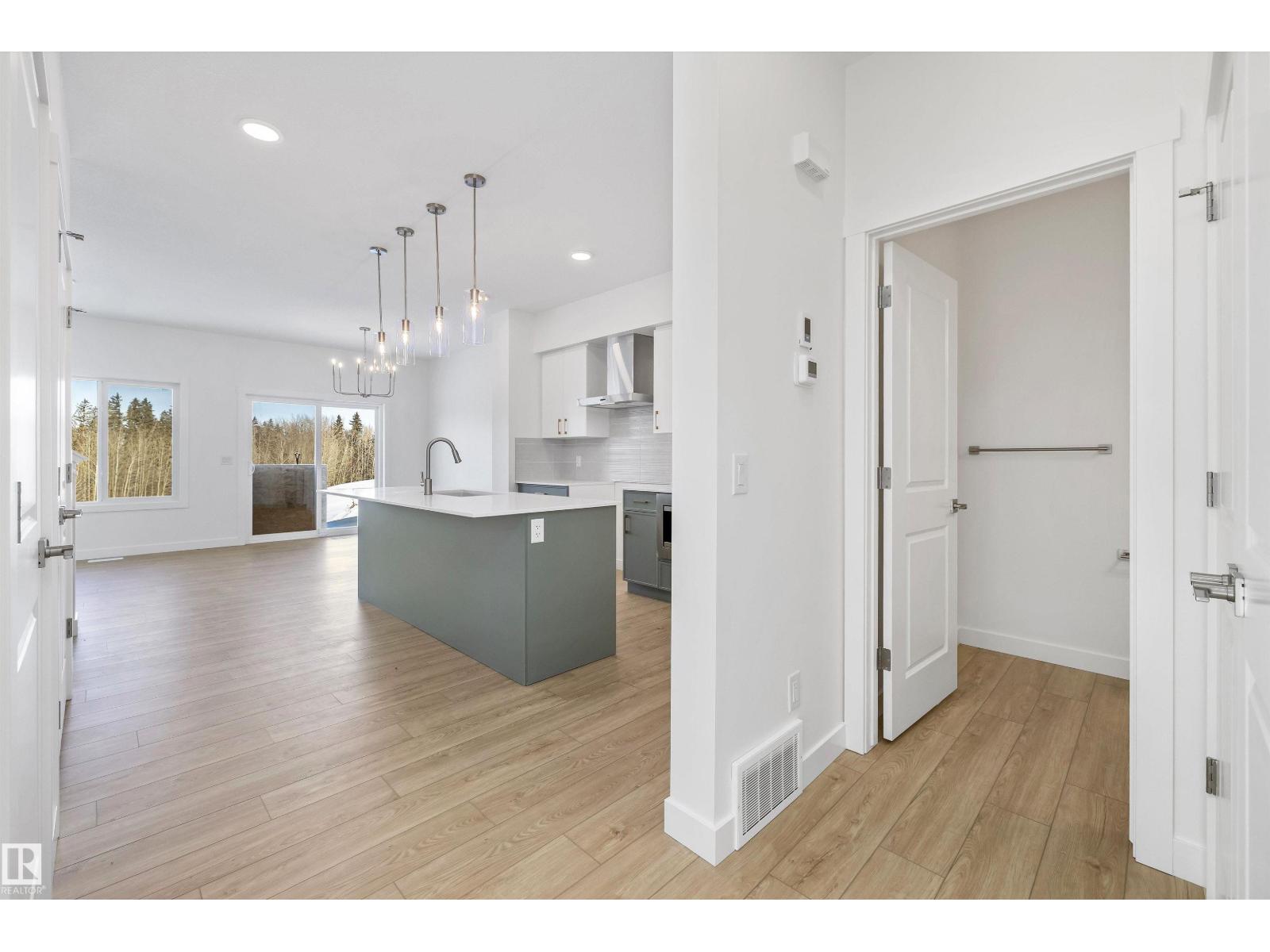 1064 Cristall Cr Sw, Edmonton, Alberta  T6W 5S6 - Photo 3 - E4480172