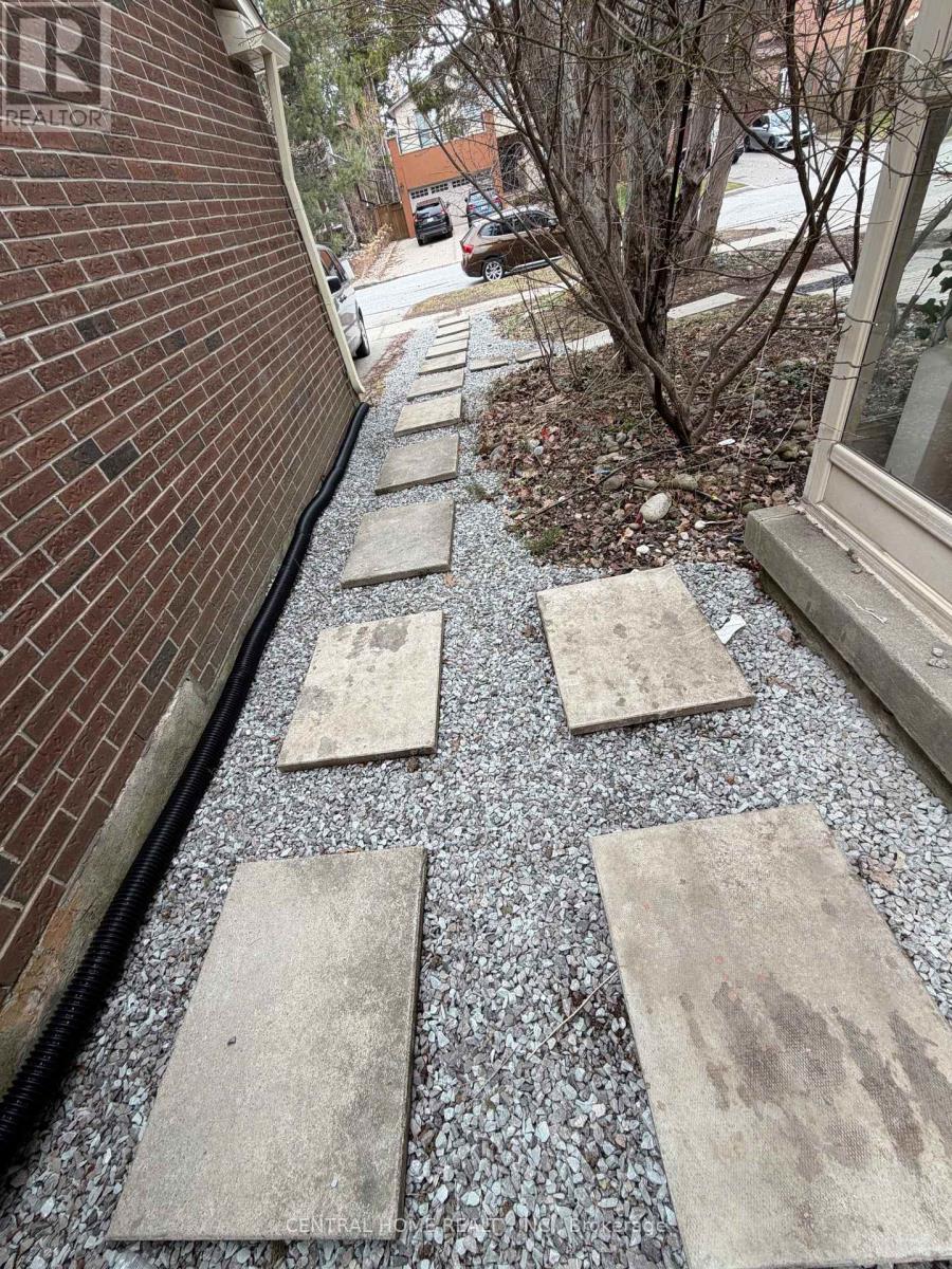 229 Spring Gate Boulevard, Vaughan, Ontario  L4J 3G3 - Photo 28 - N12948310