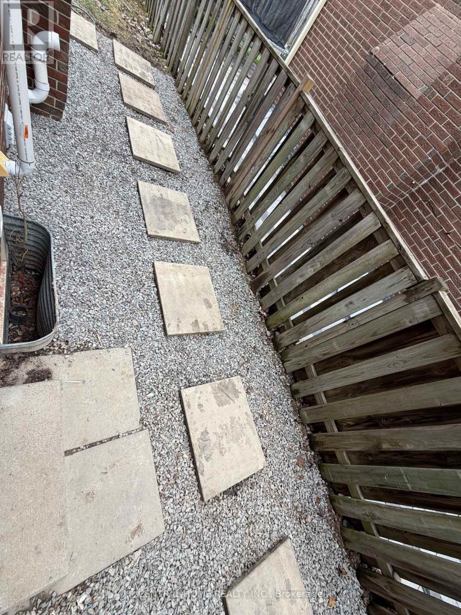 229 Spring Gate Boulevard, Vaughan, Ontario  L4J 3G3 - Photo 25 - N12948310