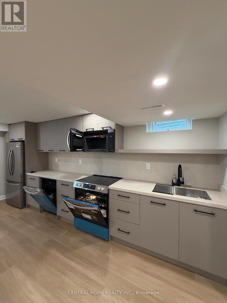 229 Spring Gate Boulevard, Vaughan, Ontario  L4J 3G3 - Photo 10 - N12948310