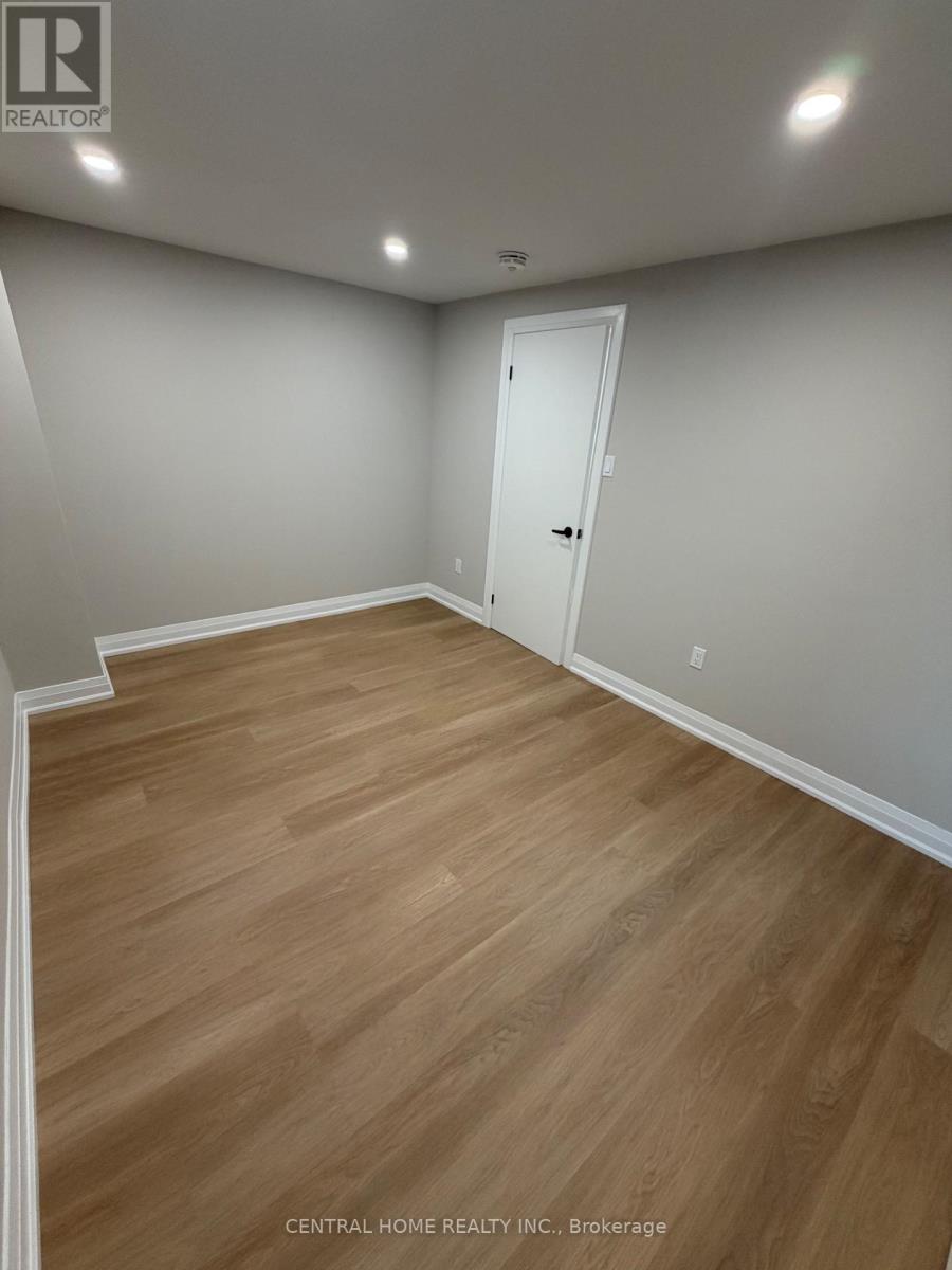 229 Spring Gate Boulevard, Vaughan, Ontario  L4J 3G3 - Photo 16 - N12948310