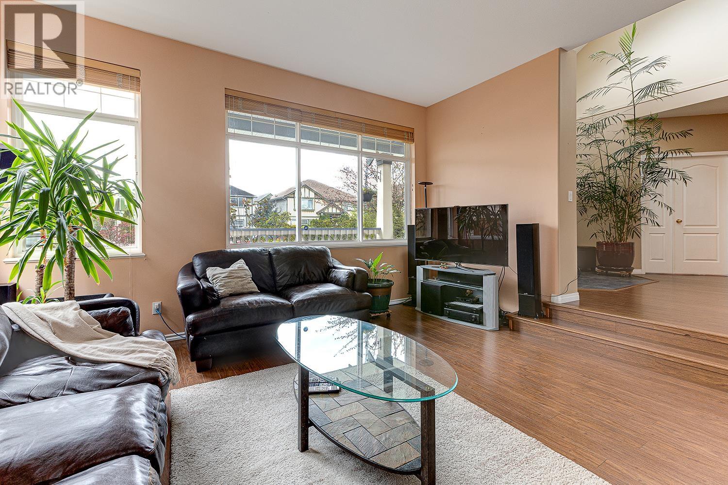 1077 Riverside Drive, Port Coquitlam, British Columbia  V3B 8A7 - Photo 10 - R3106264