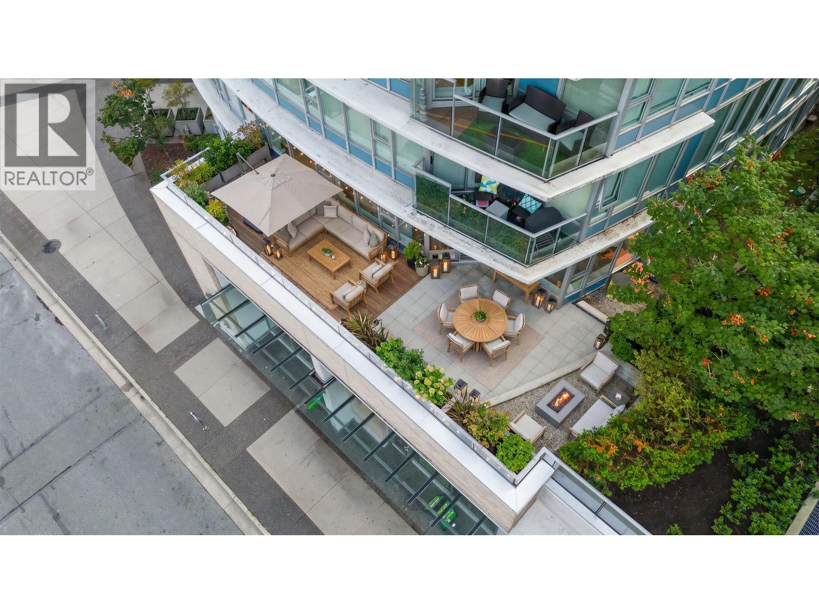 202 689 ABBOTT STREET, Vancouver, British Columbia