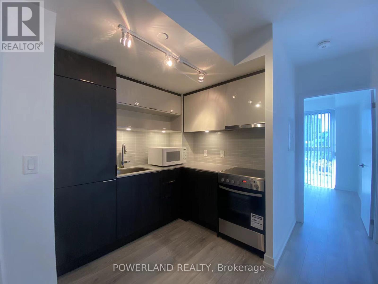 1702 - 159 Wellesley Street E, Toronto, Ontario  M4Y 0H5 - Photo 3 - C12948676