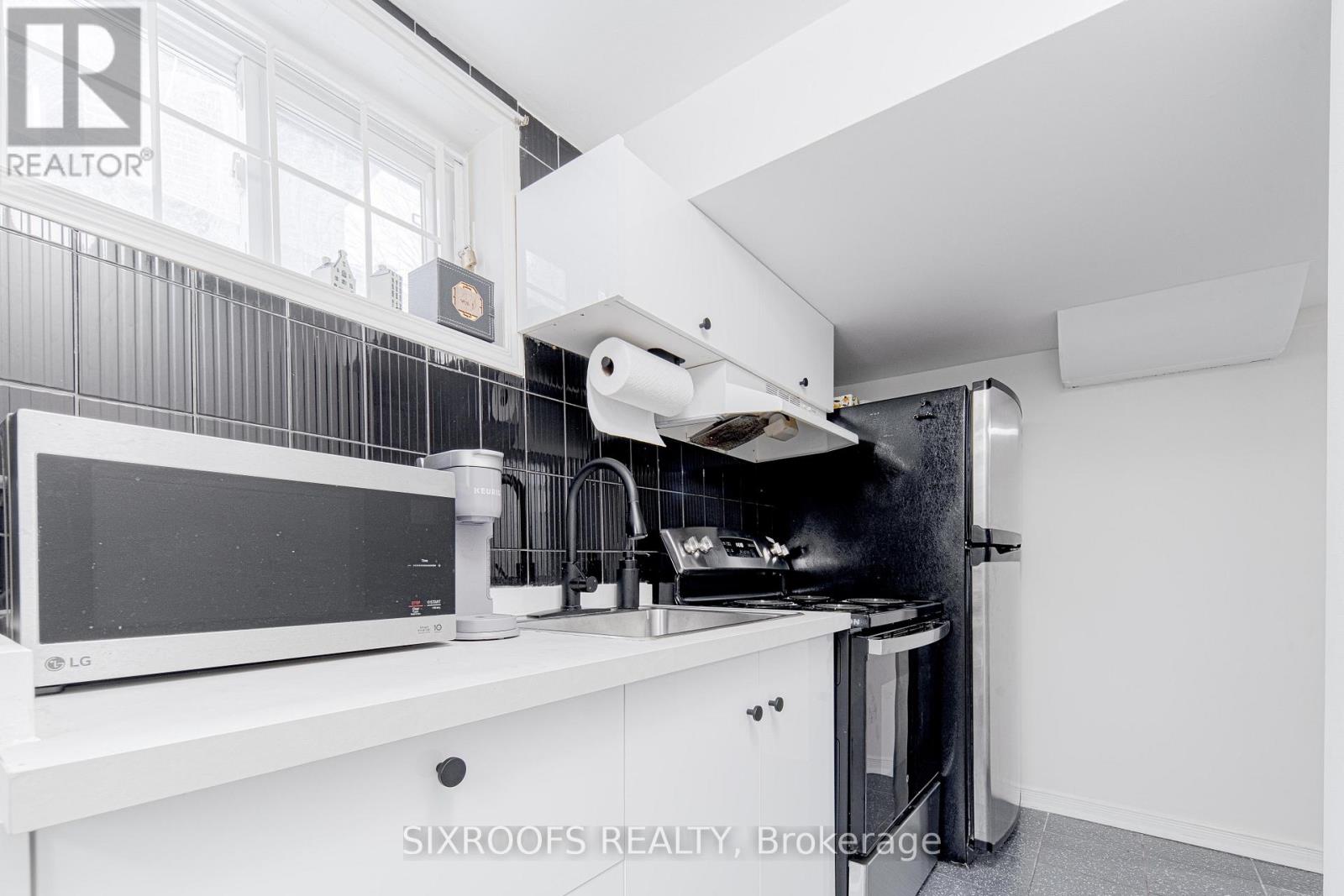 Lower - 332 Homewood Avenue, Toronto, Ontario  M2R 2N8 - Photo 4 - C12948686