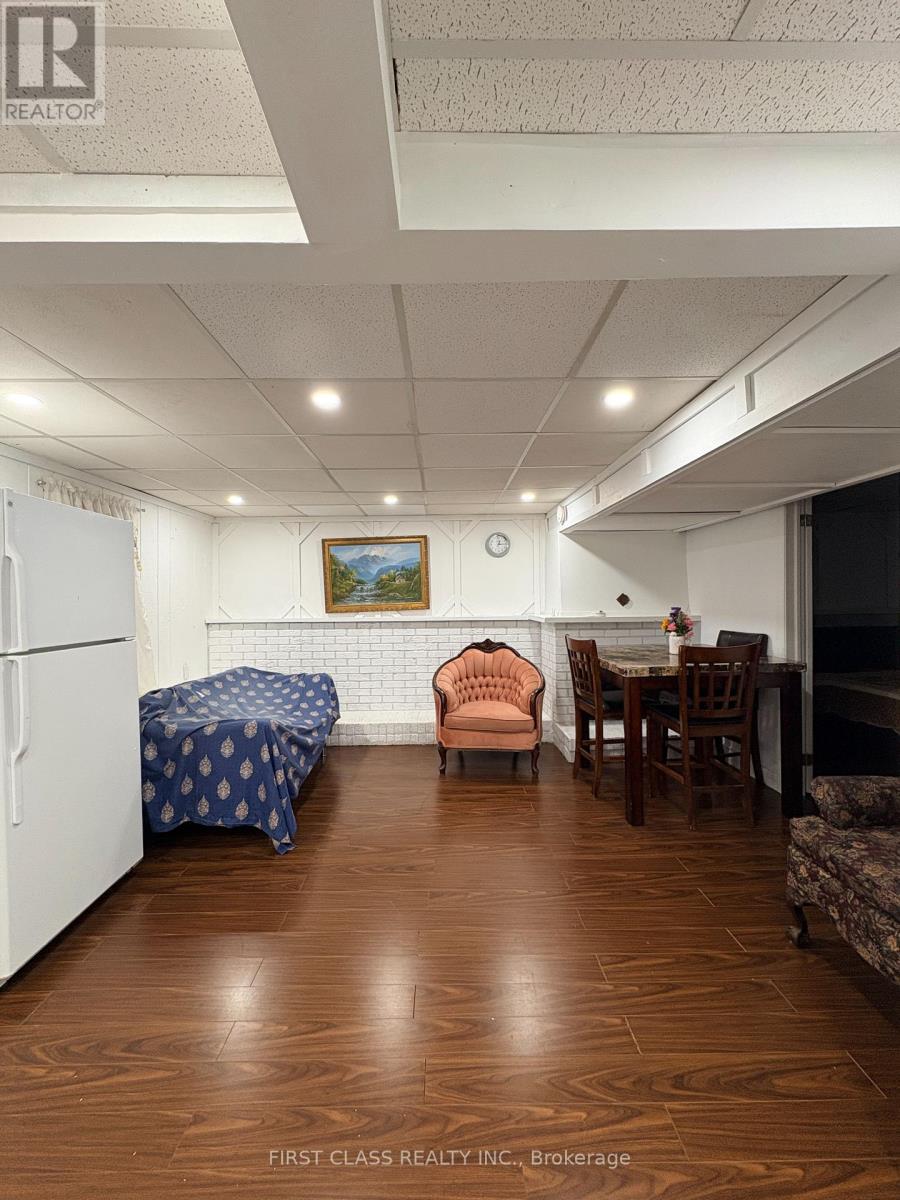 90 Archdekin Drive, Brampton, Ontario  L6V 1Y7 - Photo 10 - W12948680