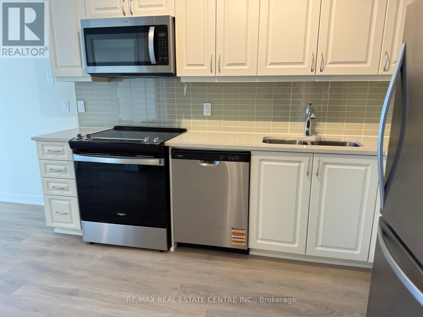 2412 - 38 Annie Craig Drive, Toronto, Ontario  M8V 0G9 - Photo 10 - W12948682