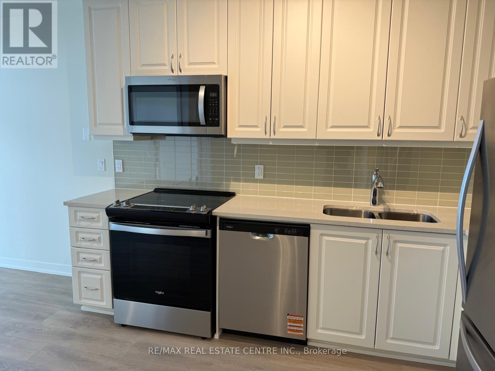 2412 - 38 Annie Craig Drive, Toronto, Ontario  M8V 0G9 - Photo 11 - W12948682