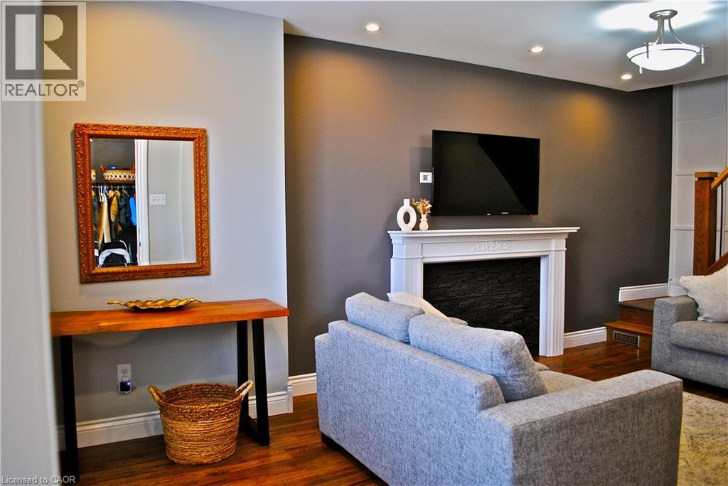 107 S Graham Avenue S, Hamilton, Ontario  L8K 2M2 - Photo 4 - 40815988