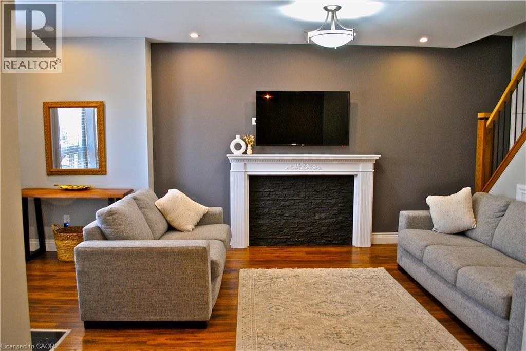 107 S Graham Avenue S, Hamilton, Ontario  L8K 2M2 - Photo 5 - 40815988