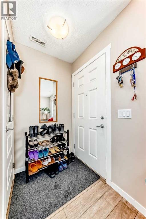 38 Auburn Bay Link Se, Calgary, Alberta  T3M 1S8 - Photo 5 - A2294985