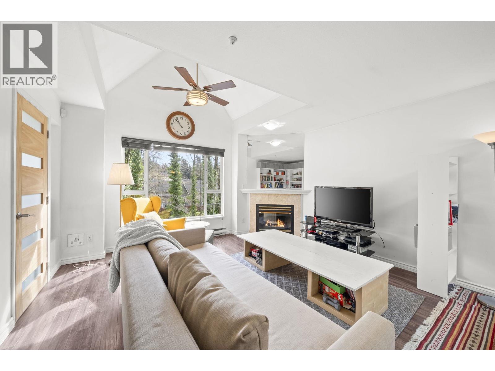 304 1550 FELL AVENUE, North Vancouver, British Columbia