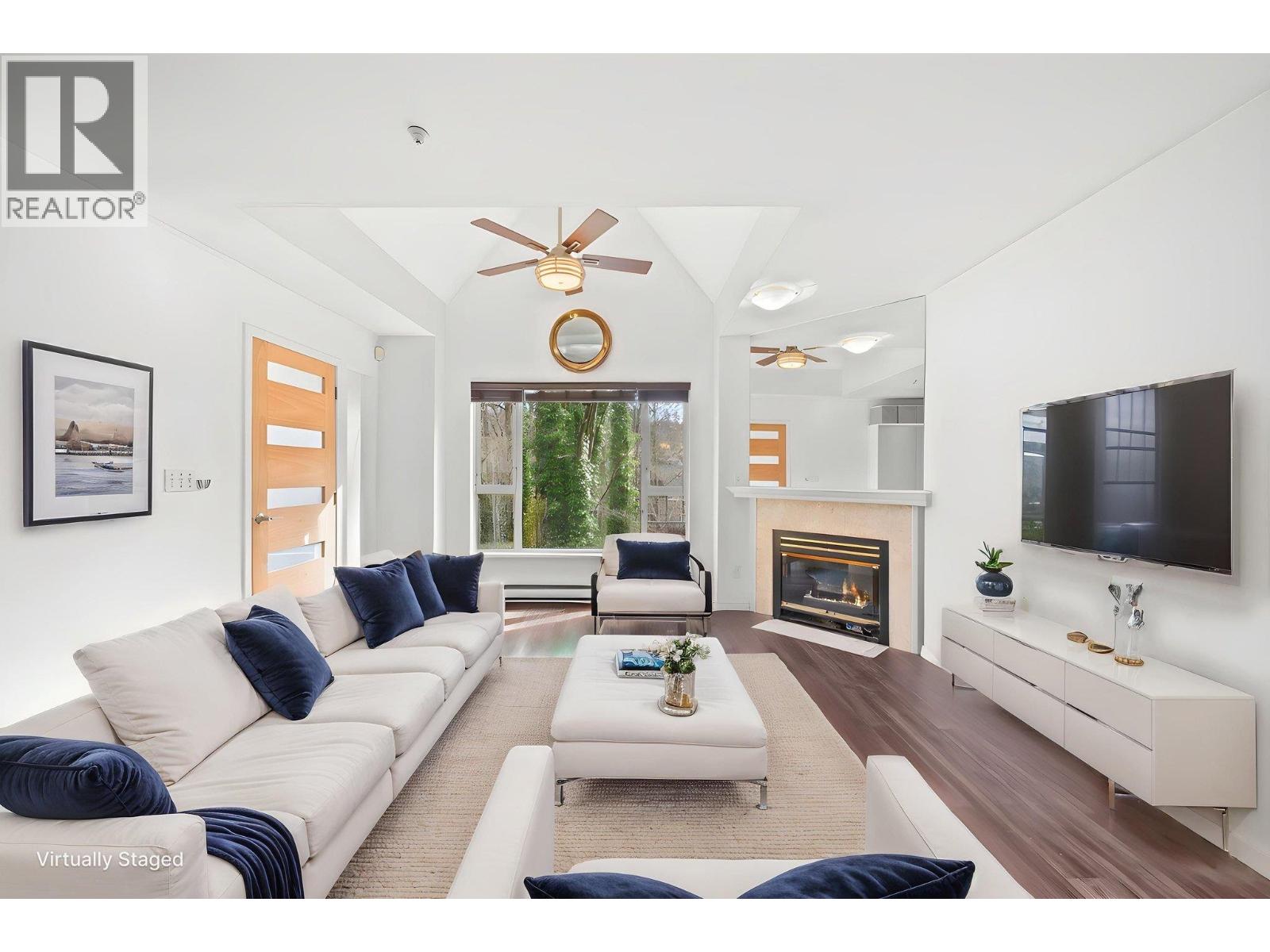 304 1550 Fell Avenue, North Vancouver, British Columbia  V7P 3E7 - Photo 3 - R3104829