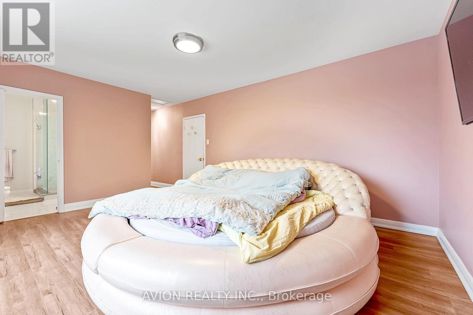 61 Alamosa Drive, Toronto, Ontario  M2J 2N8 - Photo 17 - C12948690