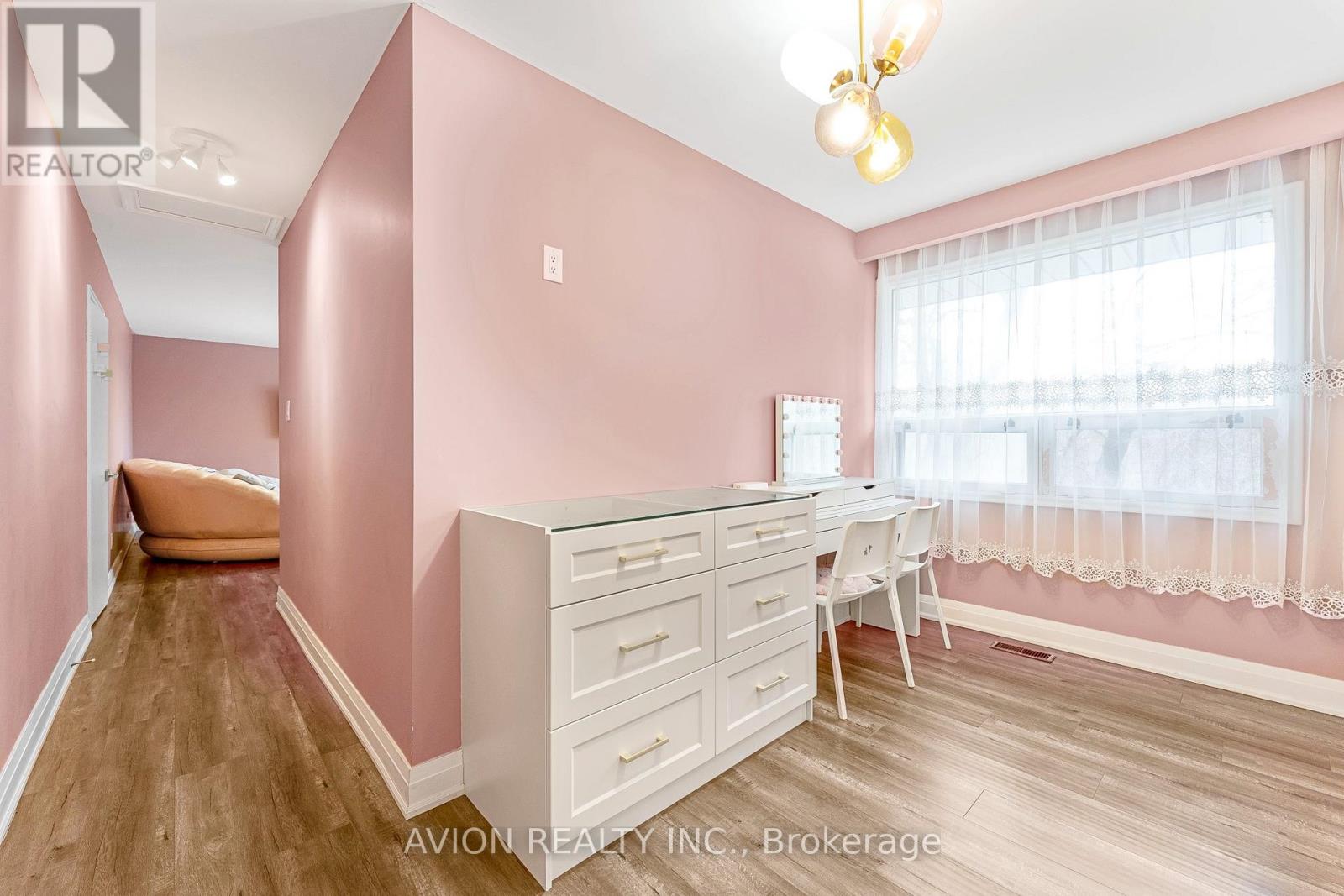 61 Alamosa Drive, Toronto, Ontario  M2J 2N8 - Photo 19 - C12948690