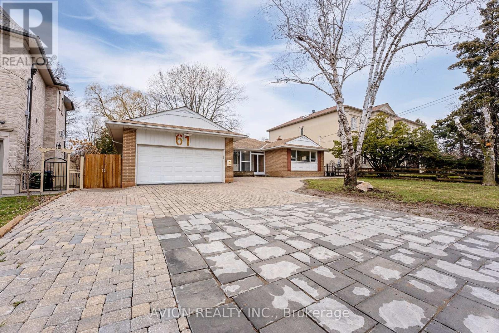 61 Alamosa Drive, Toronto, Ontario  M2J 2N8 - Photo 2 - C12948690