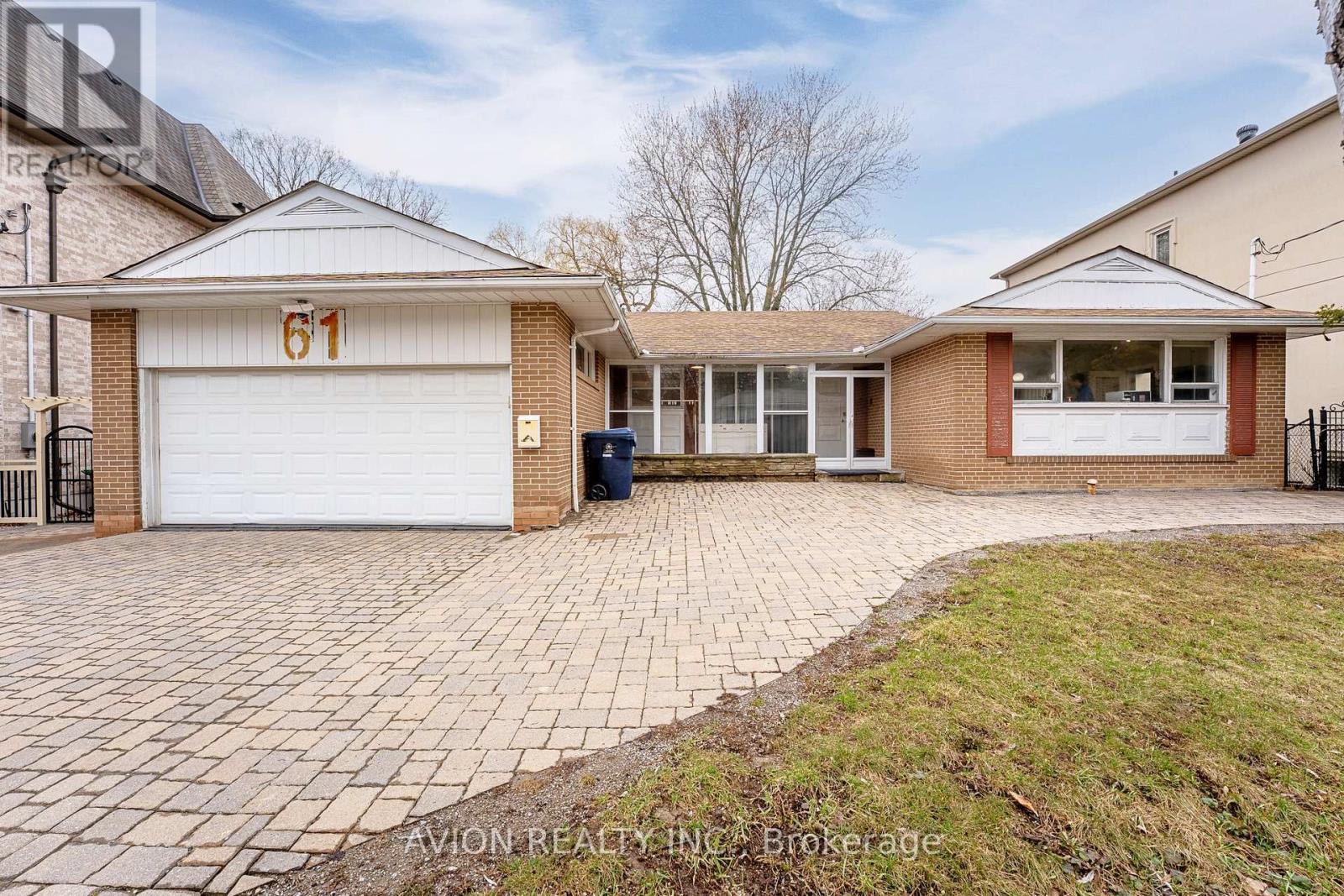 Upper - 61 Alamosa Drive, Toronto, Ontario  M2J 2N8 - Photo 4 - C12948696