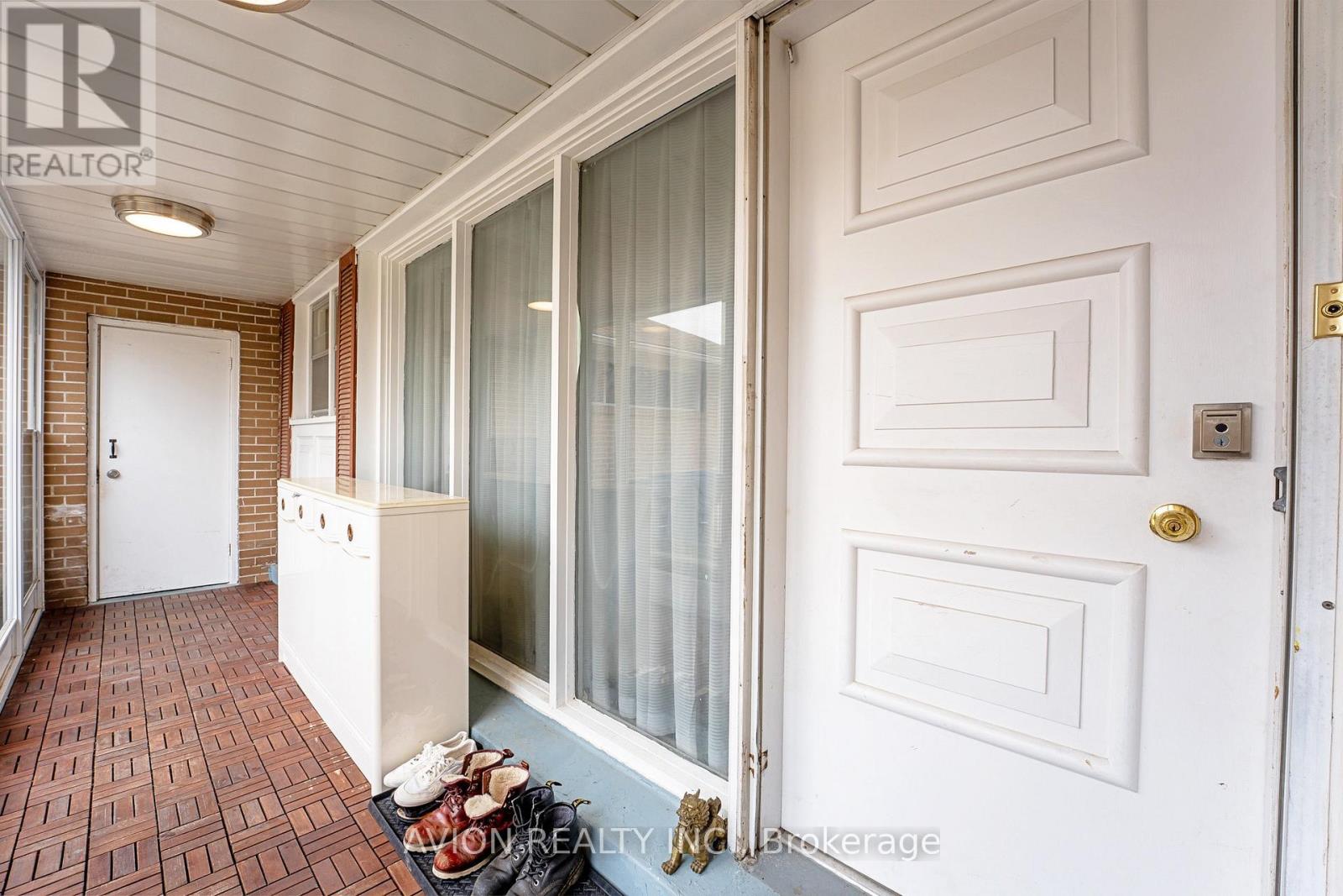 Upper - 61 Alamosa Drive, Toronto, Ontario  M2J 2N8 - Photo 5 - C12948696