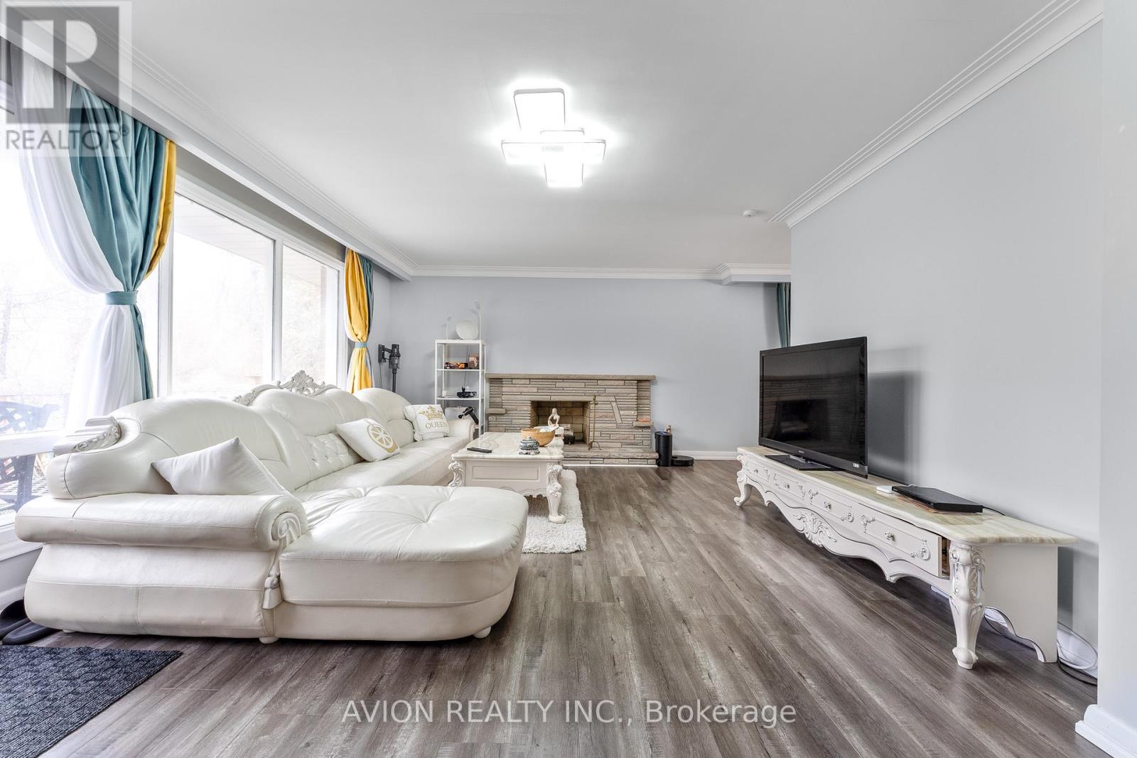 Upper - 61 Alamosa Drive, Toronto, Ontario  M2J 2N8 - Photo 7 - C12948696