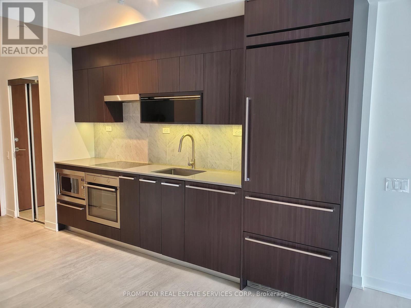 910 - 90 Queens Wharf Road, Toronto, Ontario  M5V 0J4 - Photo 3 - C12948708