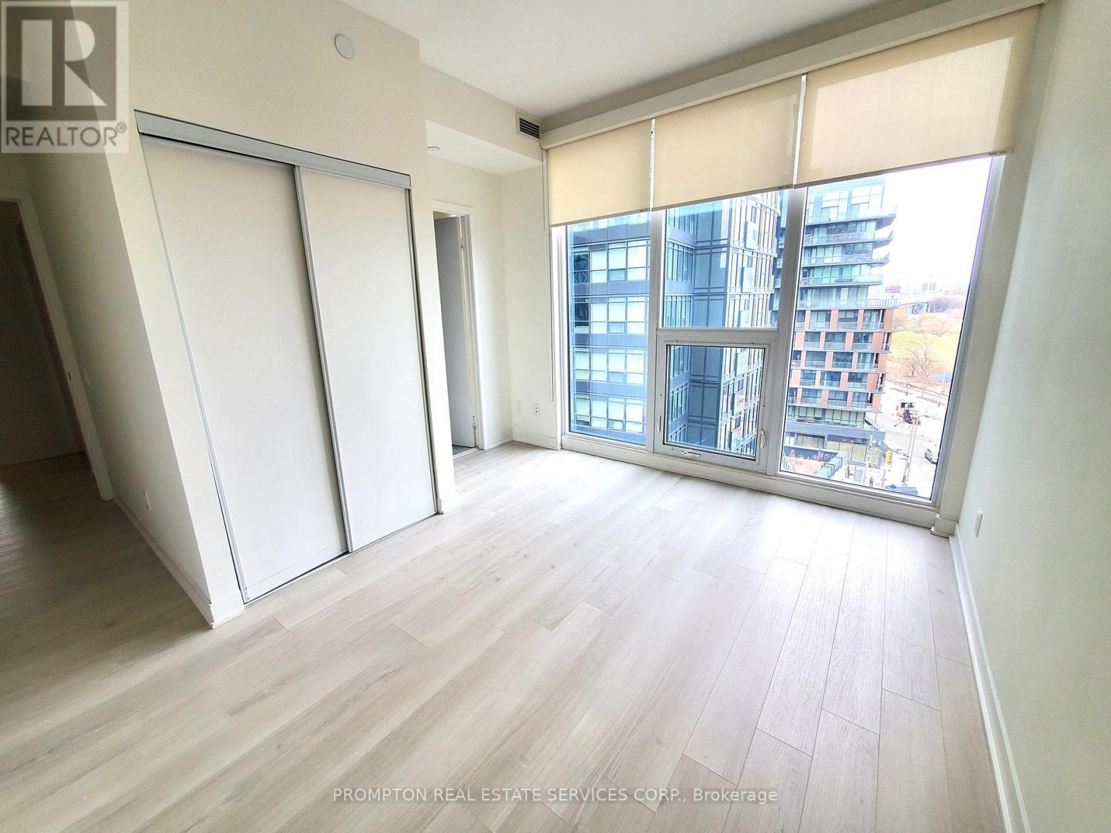 910 - 90 Queens Wharf Road, Toronto, Ontario  M5V 0J4 - Photo 5 - C12948708
