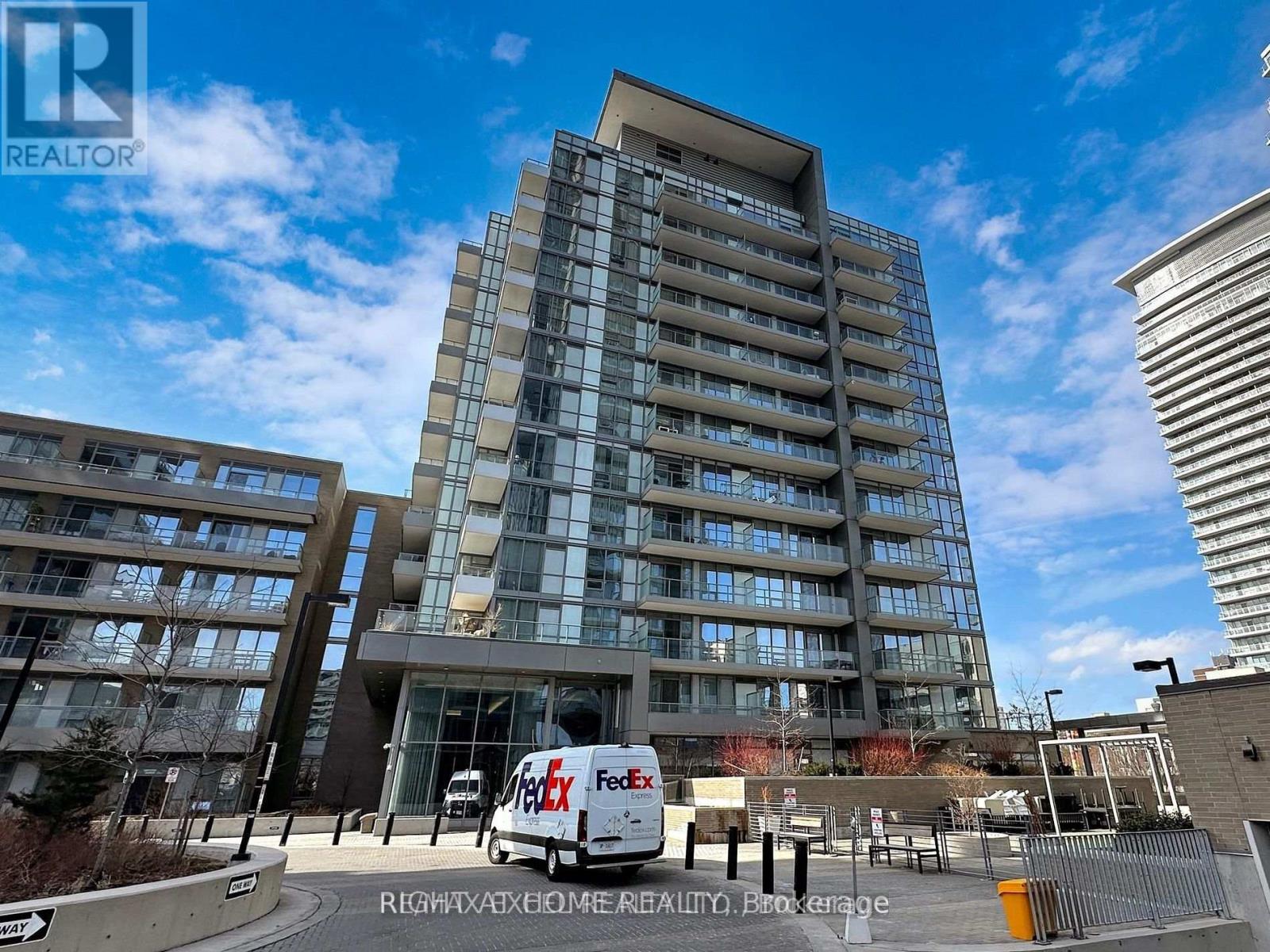 611 - 52 FOREST MANOR ROAD, Toronto, Ontario