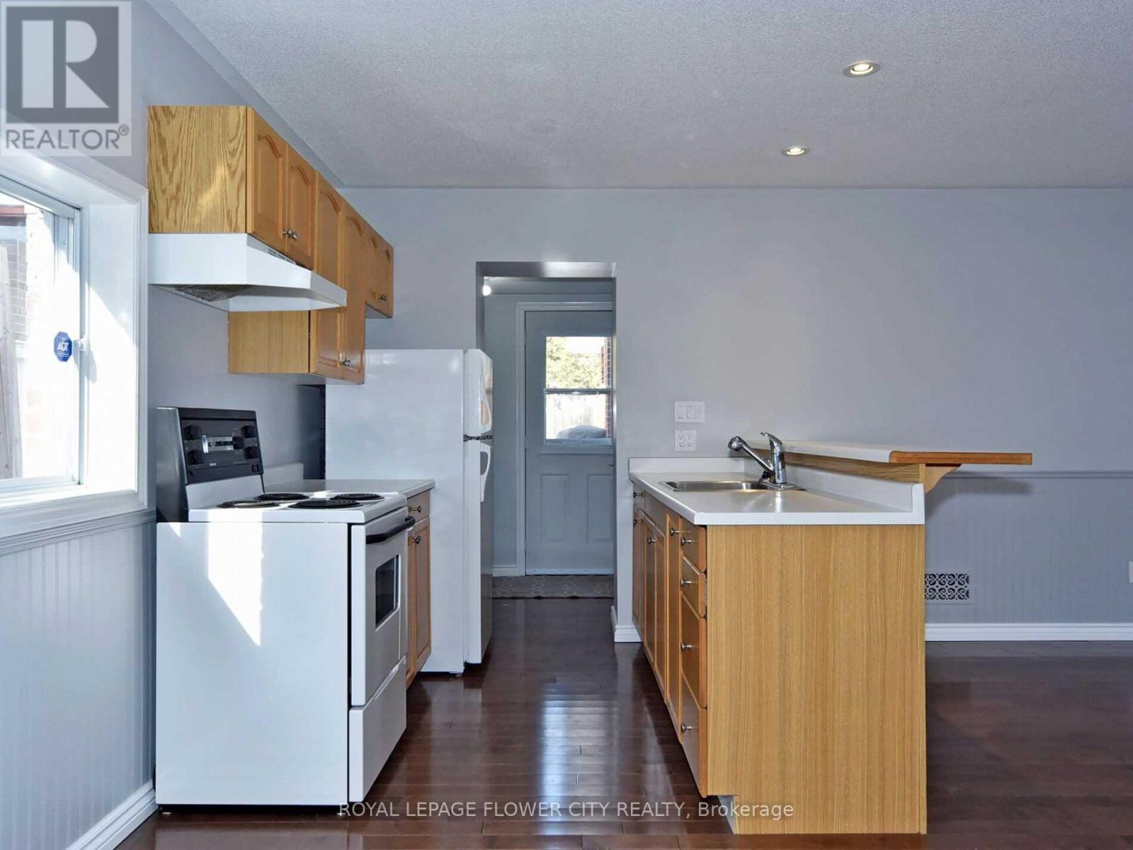 2 - 630 Wychwood Street, Oshawa, Ontario  L1G 2T3 - Photo 11 - E12948694