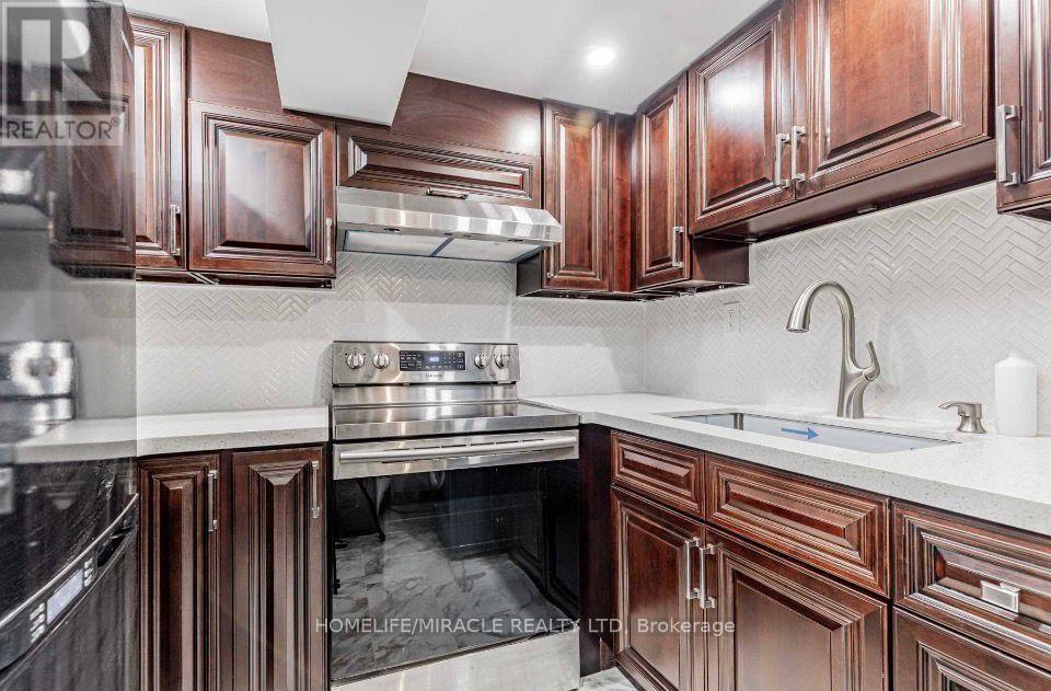 39 Wayford Crescent S, Toronto, Ontario  M1B 3E3 - Photo 3 - E12948716