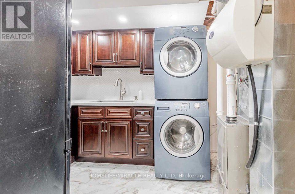 39 Wayford Crescent S, Toronto, Ontario  M1B 3E3 - Photo 4 - E12948716