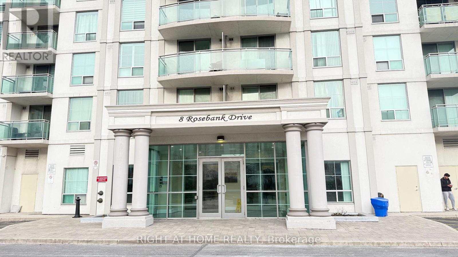 15L - 8 ROSEBANK DRIVE, Toronto, Ontario