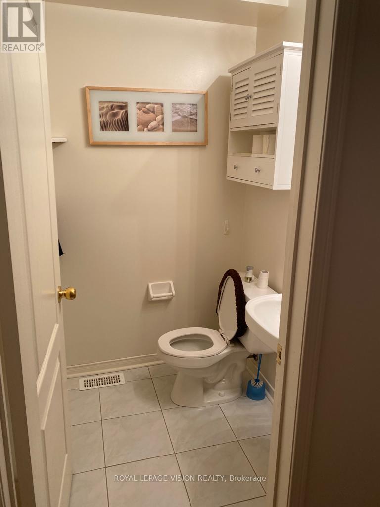 34 Kiriakou Street, Toronto, Ontario  M1P 5H2 - Photo 11 - E12948732