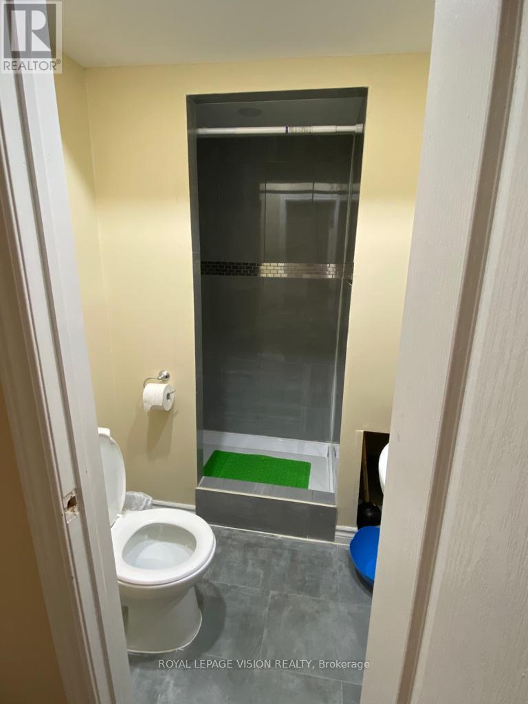 34 Kiriakou Street, Toronto, Ontario  M1P 5H2 - Photo 4 - E12948732