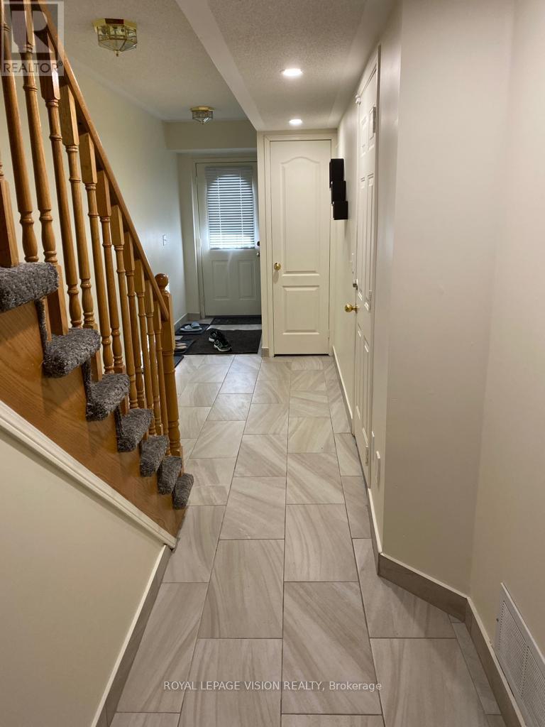 34 Kiriakou Street, Toronto, Ontario  M1P 5H2 - Photo 7 - E12948732