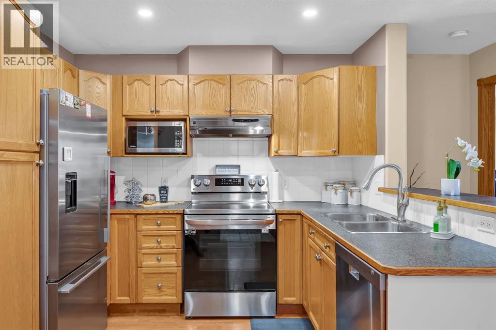 106, 728 Country Hills Road NW, Calgary, Alberta  T3K 5K8 - Photo 2 - A2281920