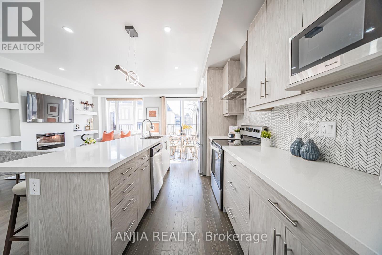 17 William Shearn Crescent S, Markham, Ontario  L6C 3J3 - Photo 10 - N12948722