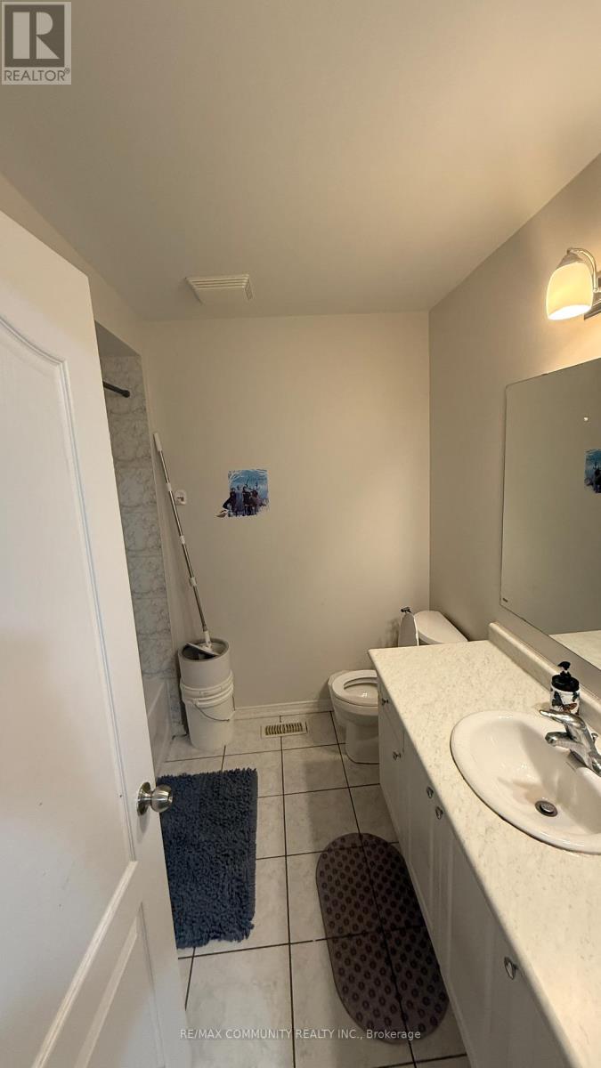 Main - 46 Delambray Street, Brampton, Ontario  K6H 5R6 - Photo 9 - W12946736