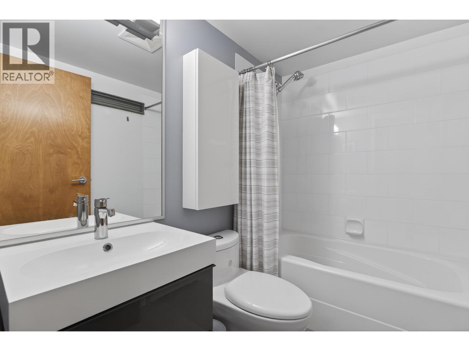 31 3855 Pender Street, Burnaby, British Columbia  V5C 1W5 - Photo 7 - R3106323