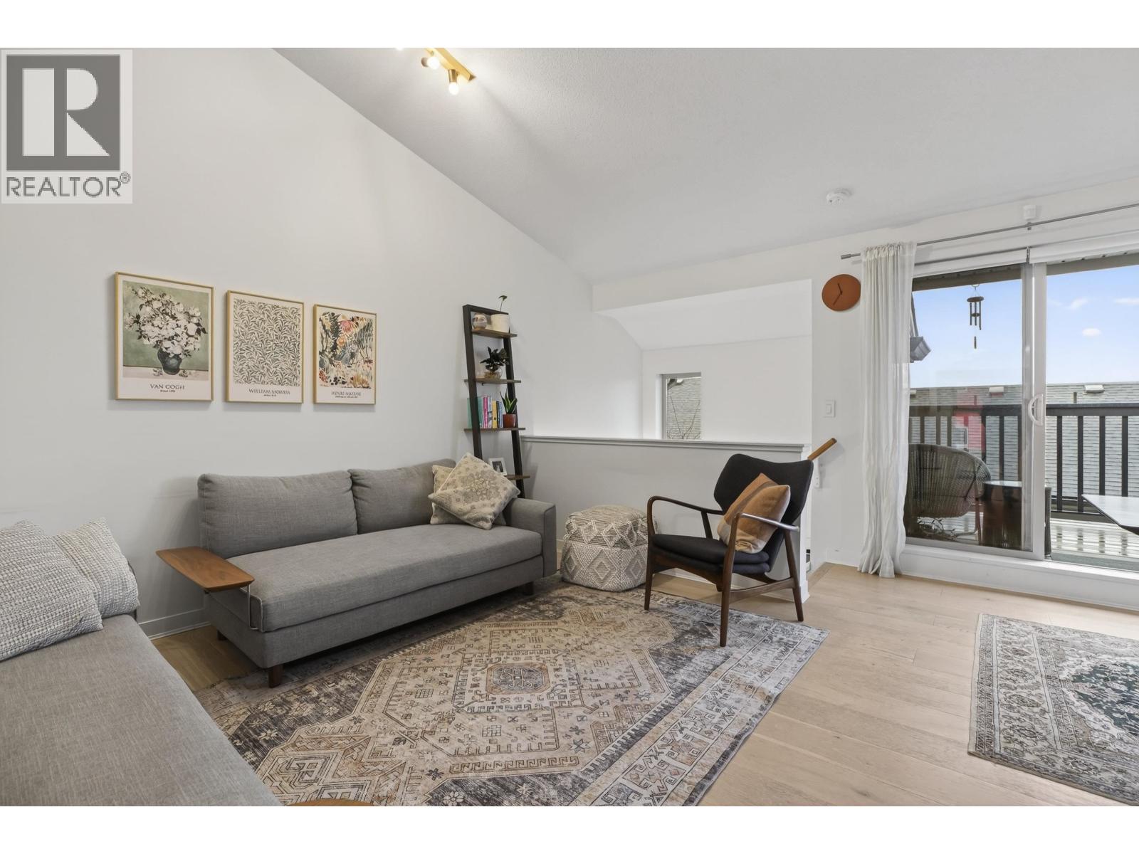 31 3855 Pender Street, Burnaby, British Columbia  V5C 1W5 - Photo 3 - R3106323