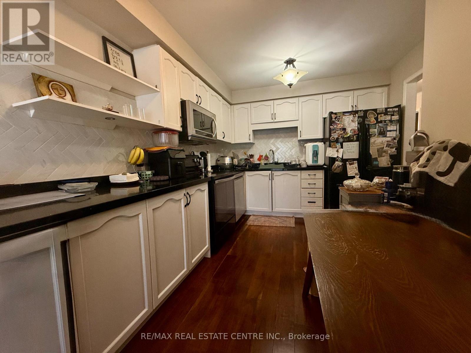 2225 Dale Ridge Drive, Oakville, Ontario  L6M 3L4 - Photo 2 - W12948734