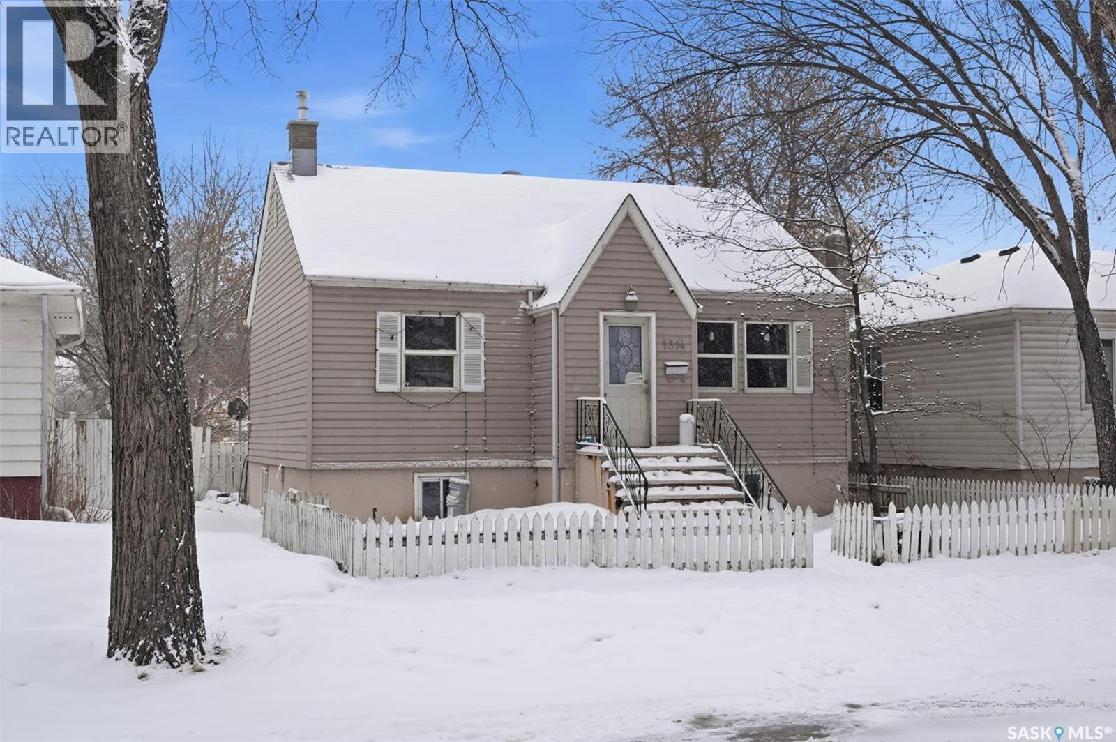 1314 B AVENUE N, Saskatoon, Saskatchewan