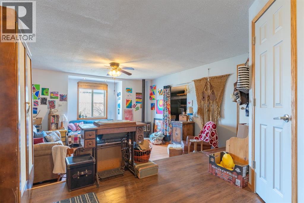 257 Leonard Street, Seven Persons, Alberta  T0K 1Z0 - Photo 16 - A2296091