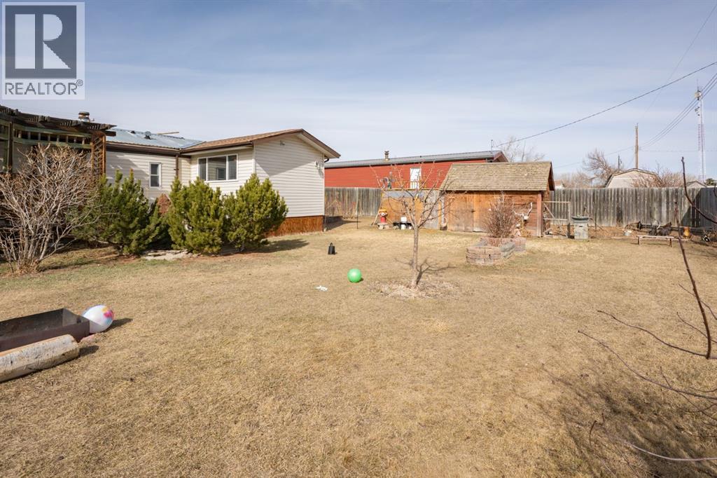 257 Leonard Street, Seven Persons, Alberta  T0K 1Z0 - Photo 36 - A2296091