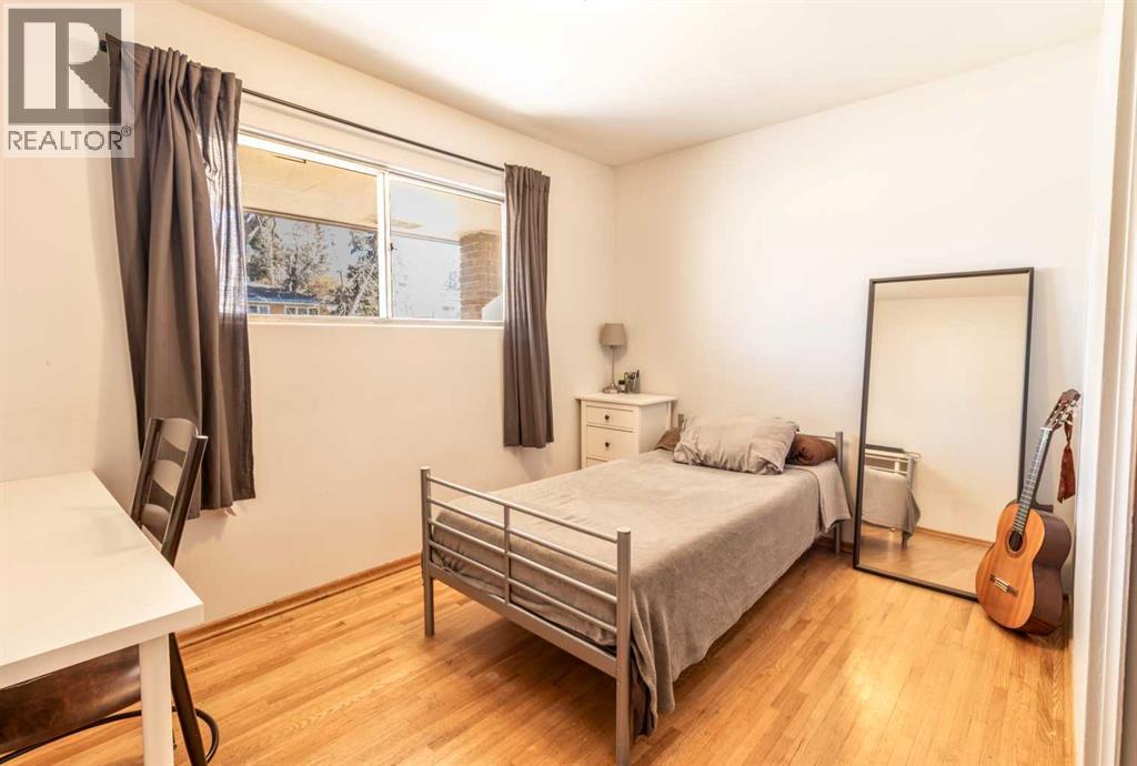 967 Northmount Drive Nw, Calgary, Alberta  T2L 0B1 - Photo 9 - A2296549