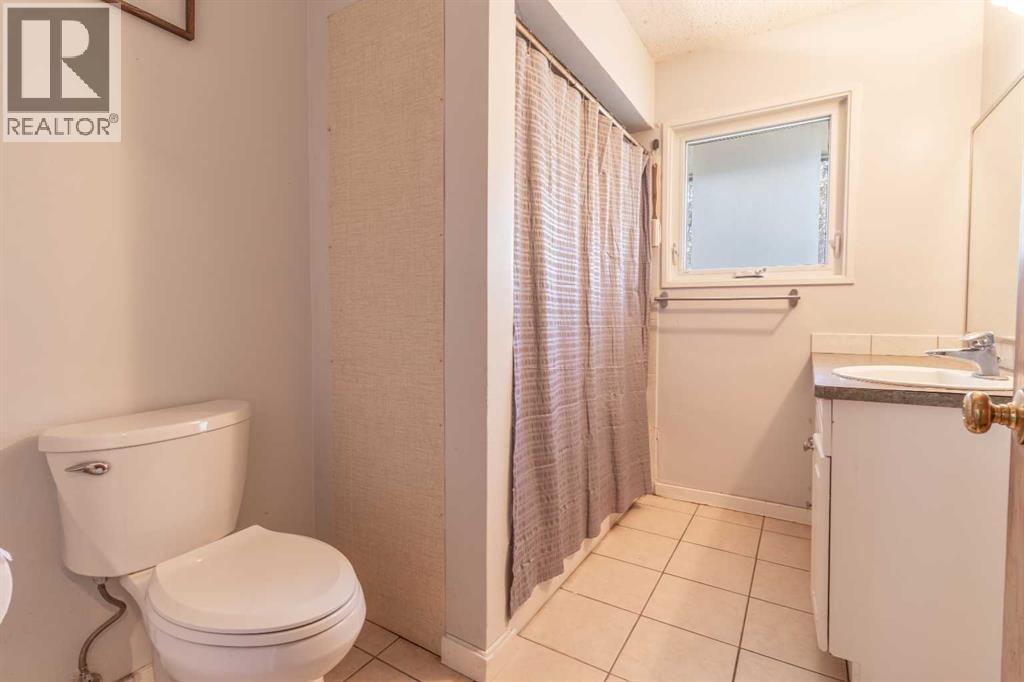 967 Northmount Drive Nw, Calgary, Alberta  T2L 0B1 - Photo 10 - A2296549