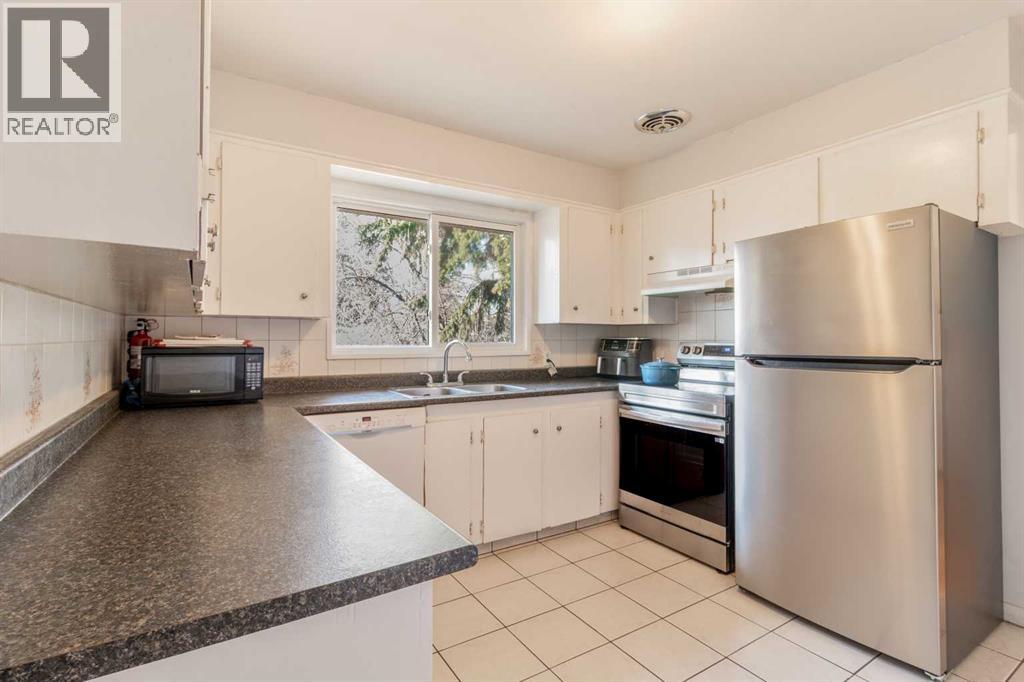 967 Northmount Drive Nw, Calgary, Alberta  T2L 0B1 - Photo 6 - A2296549